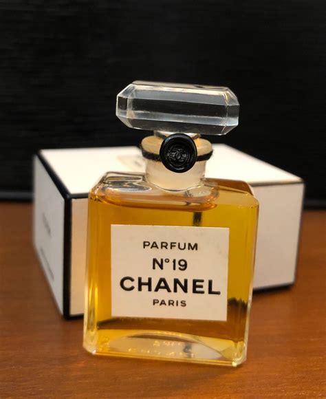 chanel no 19 7ml|Chanel no 19 review.